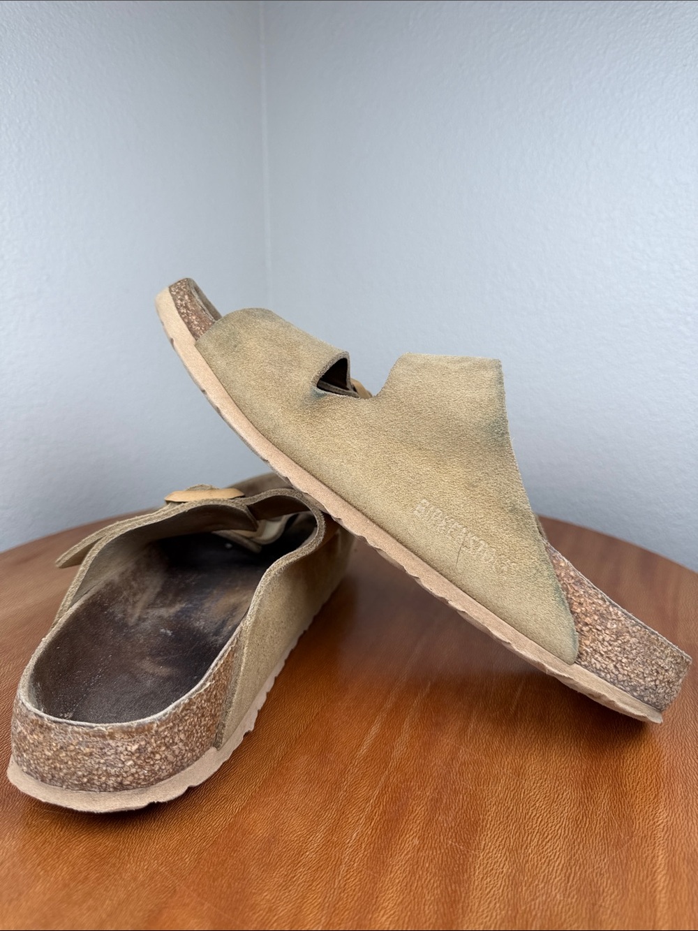 Birkenstock Arizona Sandals USED BEAT UP Size 39/8 Narrow Tan Suede Leather - Picture 12 of 13